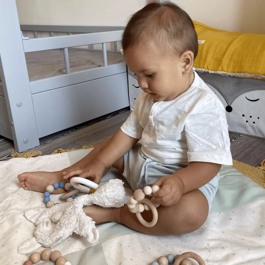 Blauwe Bijtring van Beukenhout en Silicone – Veilig en Zintuiglijk Speelgoed voor Baby