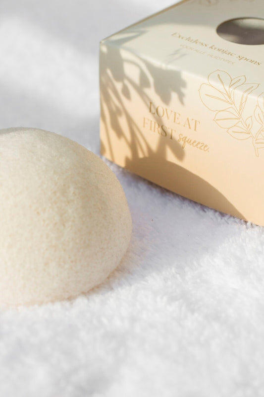 Witte konjac spons