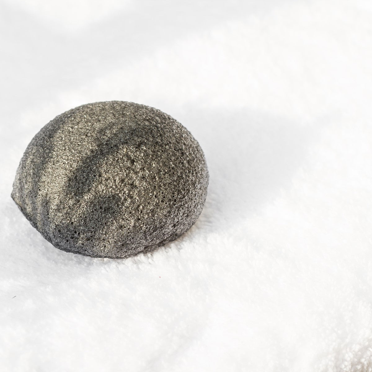 Zwarte konjac spons